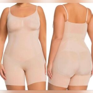 SPANX OnCore Mid-Thigh Bodysuit Size Medium